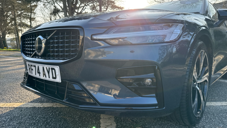 Volvo V60 2.0 B4P Plus Dark 5dr Auto [7 speed] Petrol Estate